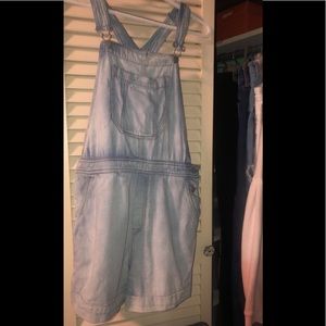 Overall shorts